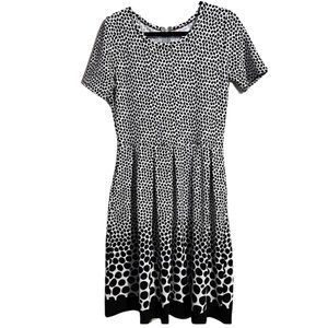 Lularoe Black and White Amelia Dress with Pockets Size Large